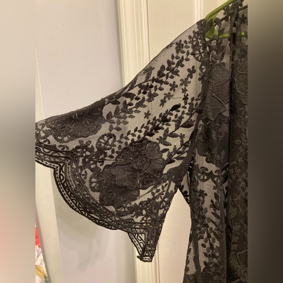 Torrid Kimono Size 1x / 2x plus 14 18 mesh lace gothic sexy crochet black sheer - Picture 5 of 9